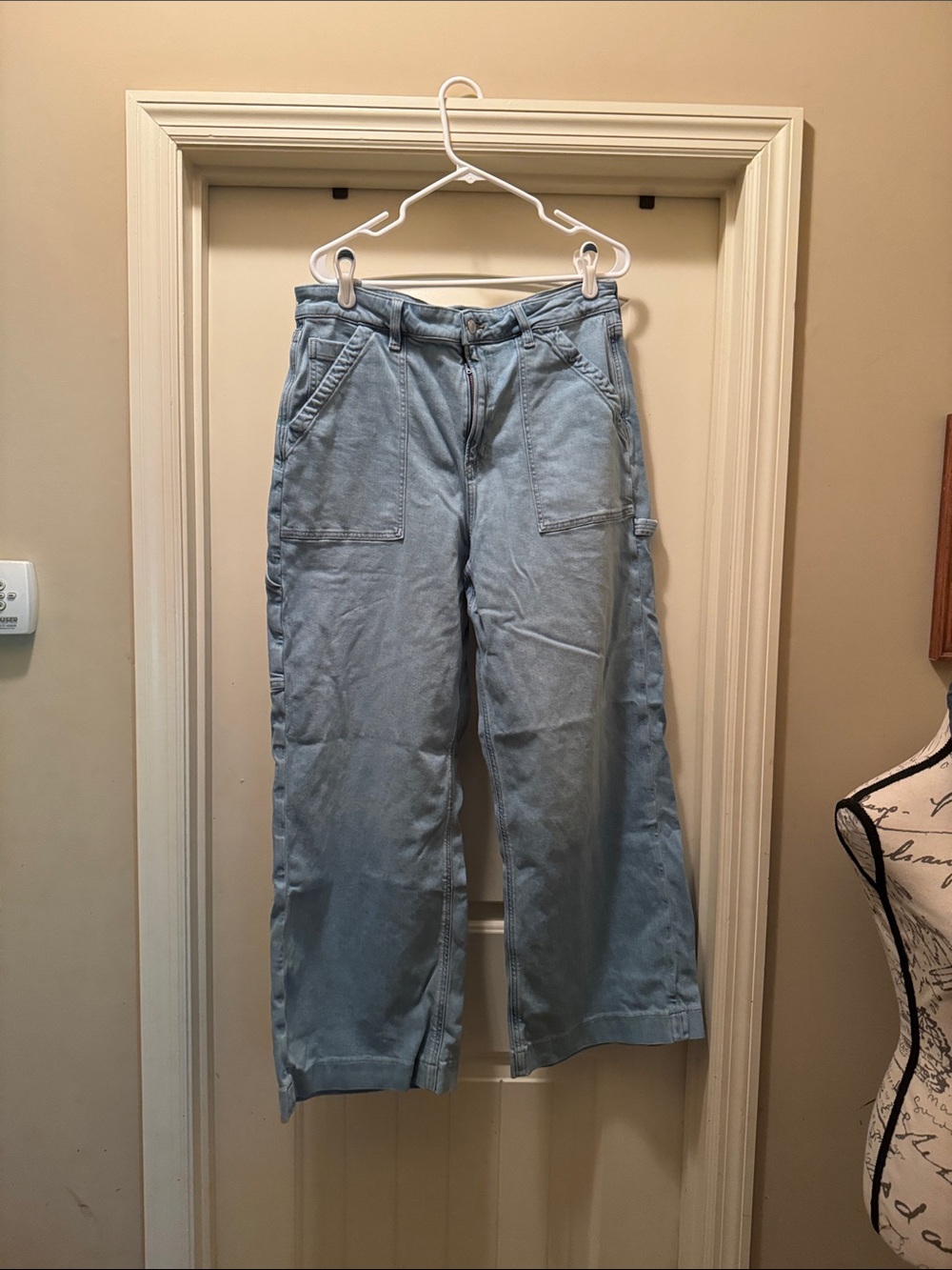 NWOT American Eagle Super High Waisted Baggy Wide Leg Jeans- Light Blue